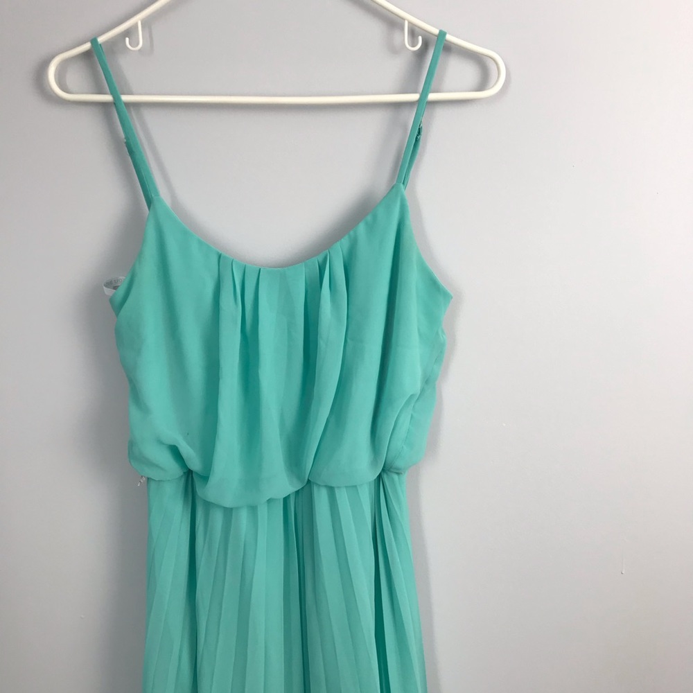 MINT pleated maxi dress EUC